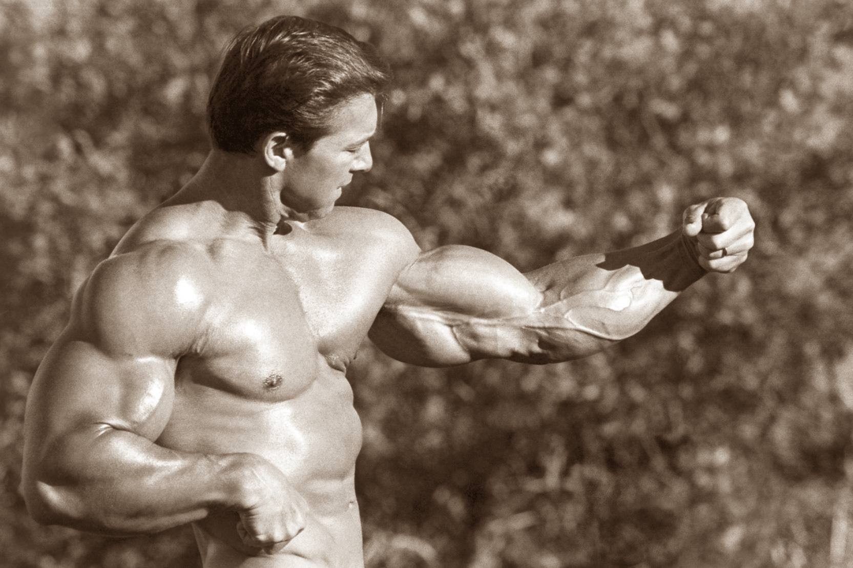 Larry Scott · Larry Scott in competition