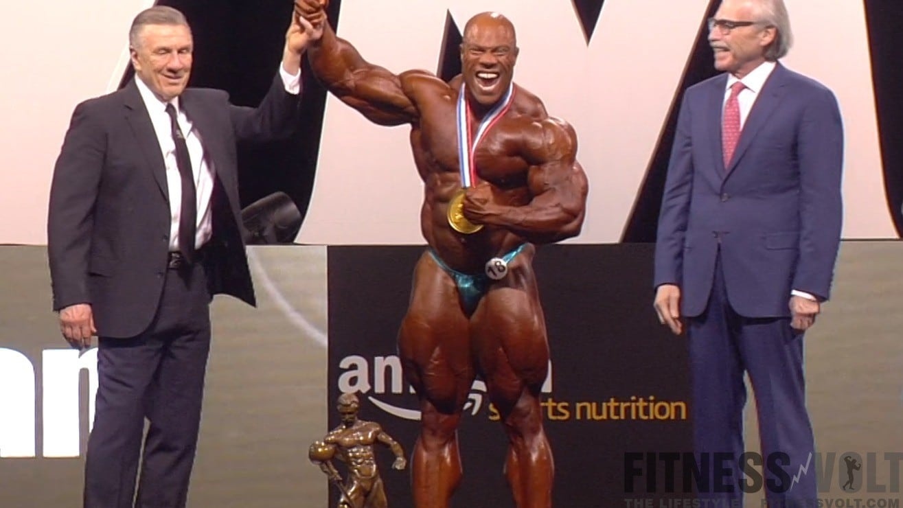 Phil Heath · Phil Heath holding the Sandow trophy at the 2017 Mr. Olympia awards